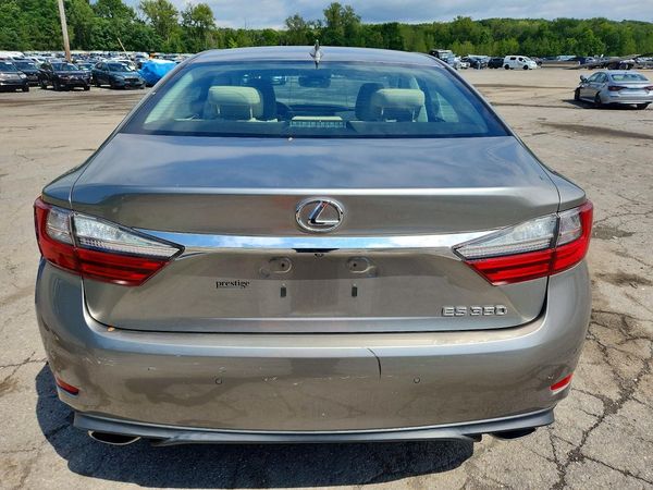 2017 LEXUS ES