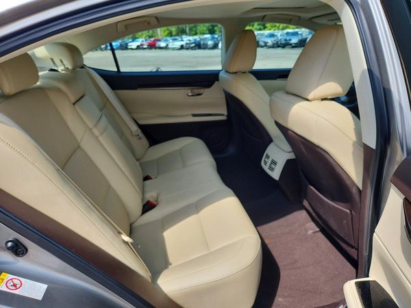2017 LEXUS ES