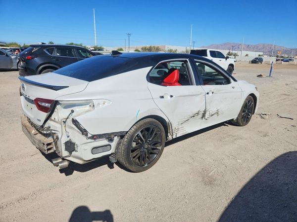 2019 TOYOTA CAMRY XSE