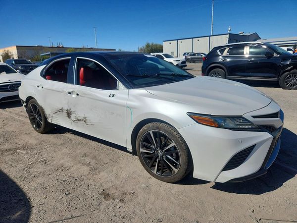 2019 TOYOTA CAMRY XSE