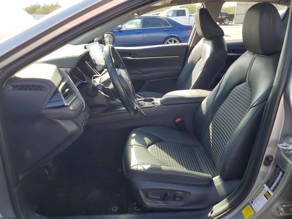 2023 TOYOTA CAMRY SE — DENT