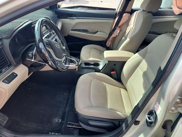 2017 HYUNDAI ELANTRA