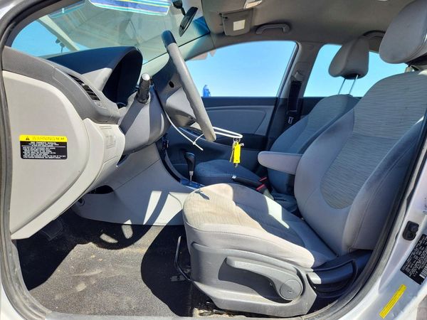 2017 HYUNDAI ACCENT SE Base