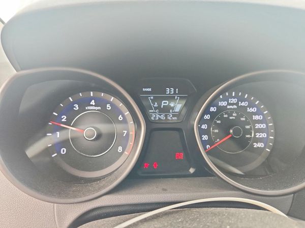 2014 HYUNDAI ELANTRA GLS(Middle)