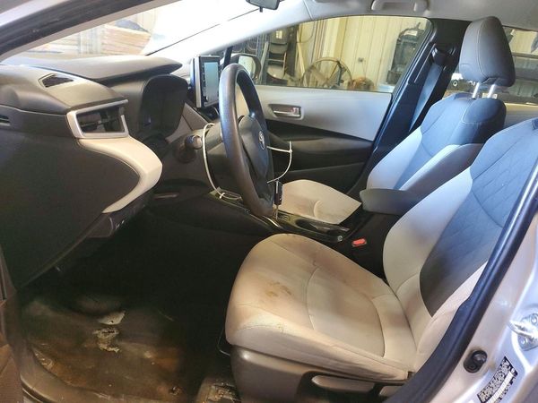 2021 TOYOTA COROLLA LE — DENT