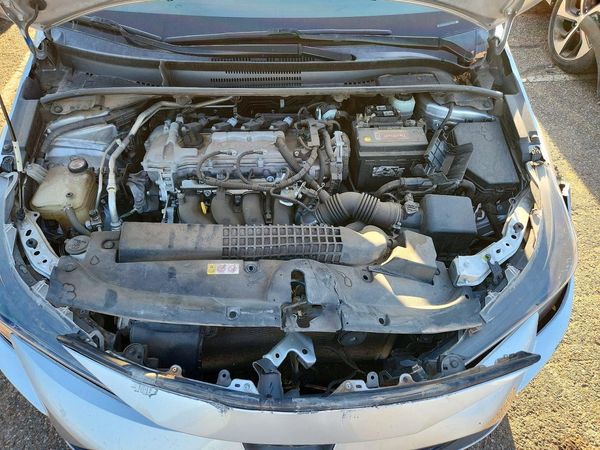 2021 TOYOTA COROLLA LE — Engine bay