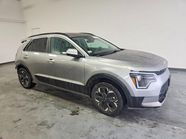 2024 KIA NIRO Wind