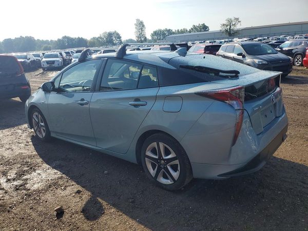 2016 TOYOTA PRIUS