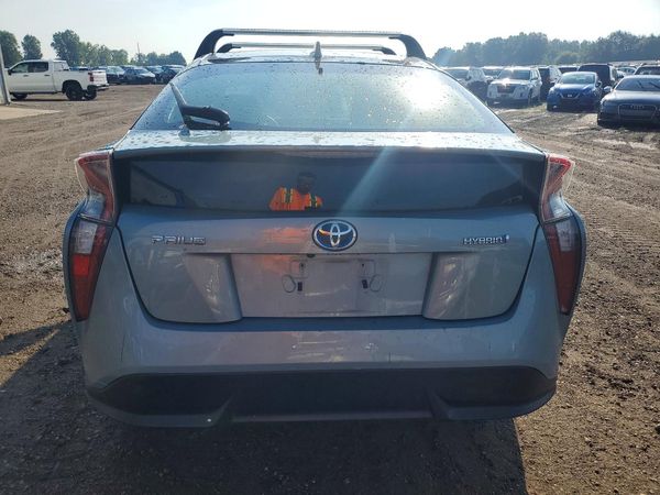 2016 TOYOTA PRIUS