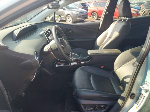 2016 TOYOTA PRIUS