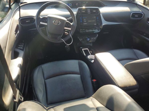 2016 TOYOTA PRIUS