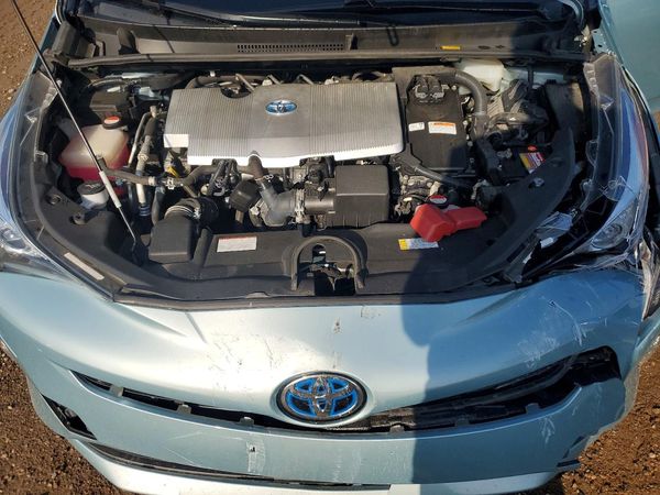 2016 TOYOTA PRIUS