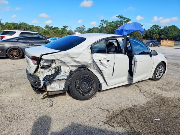 2022 TOYOTA COROLLA