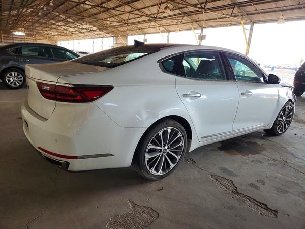 2019 KIA CADENZA