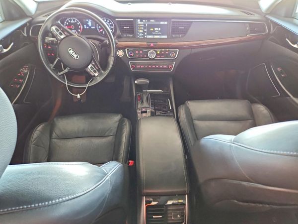 2019 KIA CADENZA