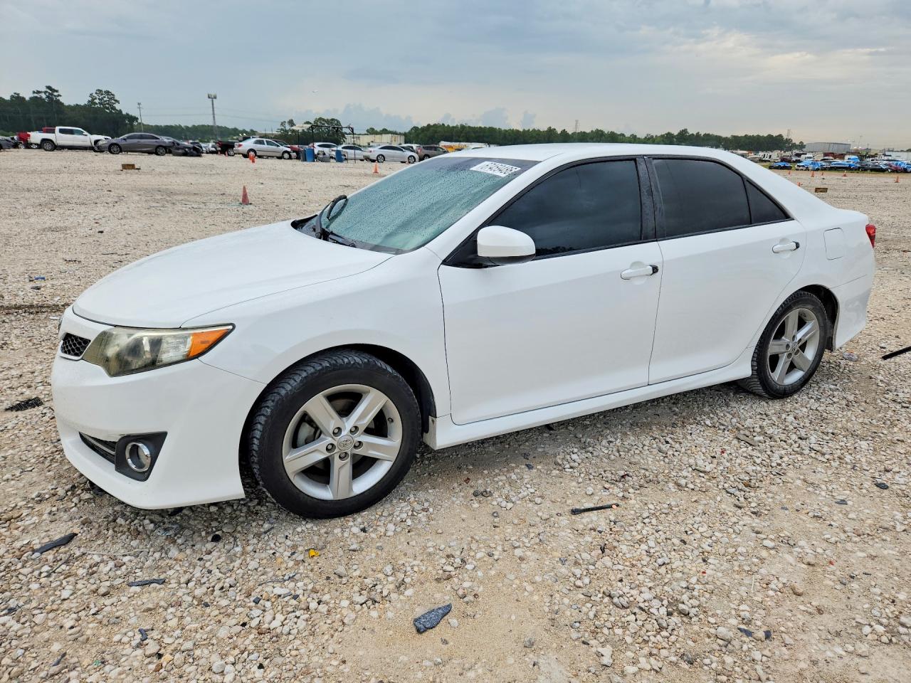 2014 TOYOTA CAMRY