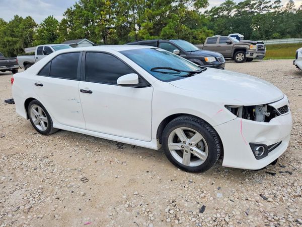 2014 TOYOTA CAMRY