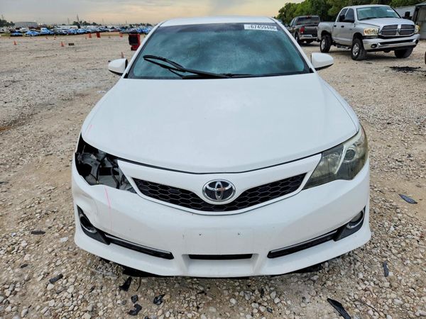 2014 TOYOTA CAMRY