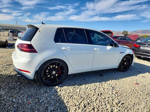 2018 VOLKSWAGEN GTI S, SE, Autobahn