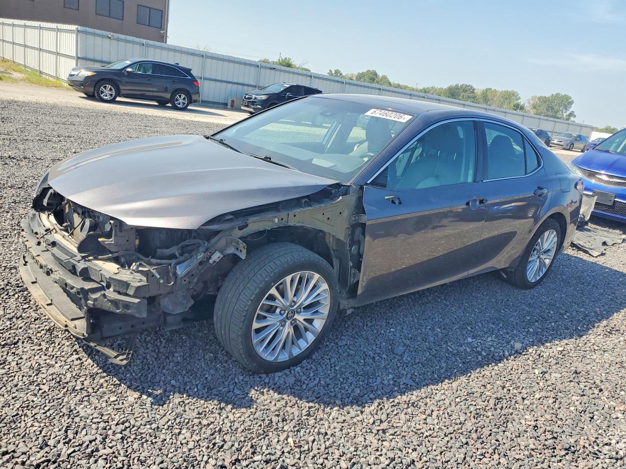 2018 TOYOTA CAMRY