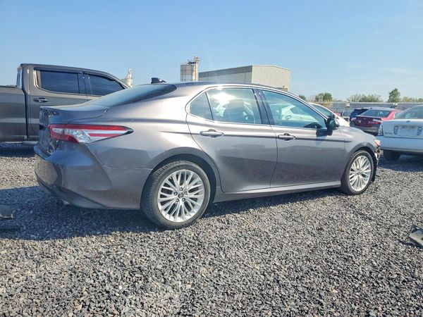 2018 TOYOTA CAMRY