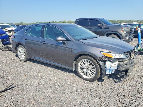 2018 TOYOTA CAMRY