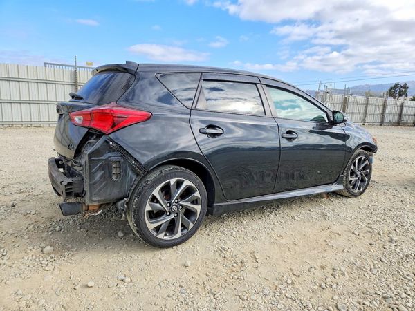 2018 TOYOTA COROLLA