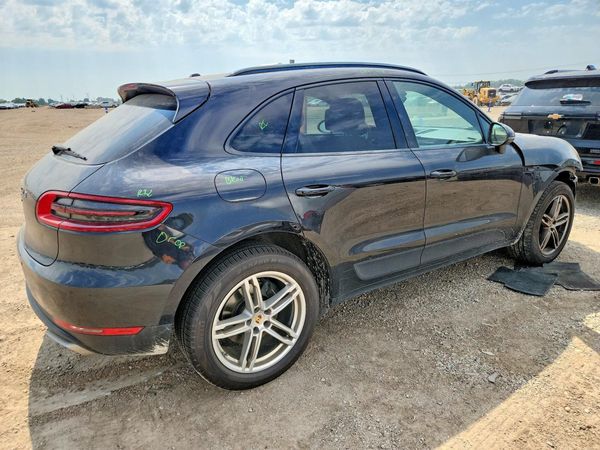 2018 PORSCHE MACAN