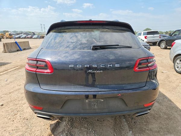 2018 PORSCHE MACAN