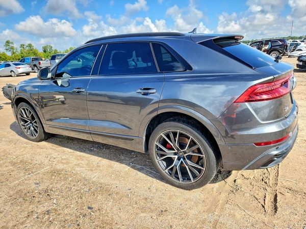 2021 AUDI Q8