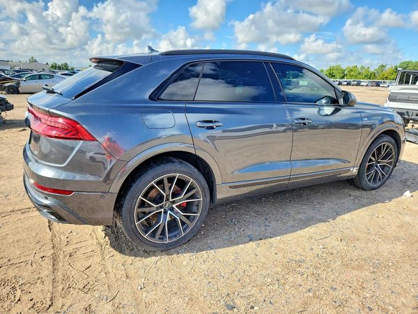 2021 AUDI Q8