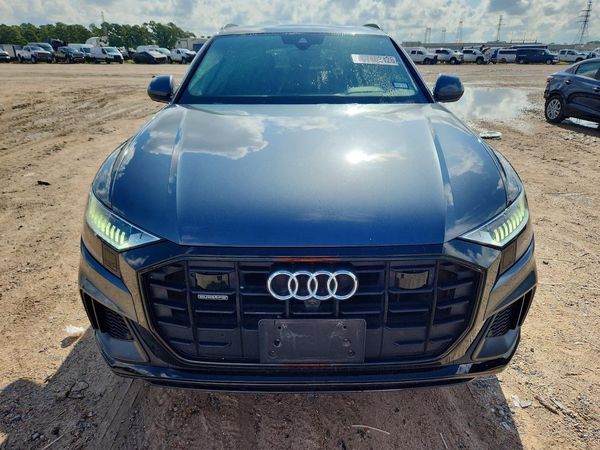 2021 AUDI Q8
