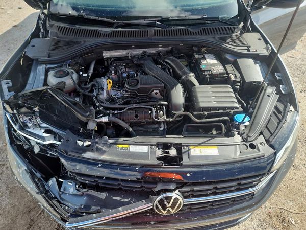 2022 VOLKSWAGEN JETTA — Engine bay