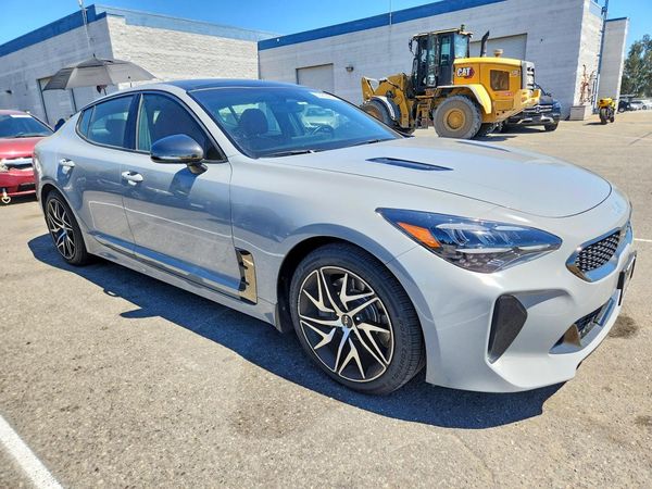 2022 KIA STINGER GT-Line