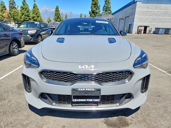 2022 KIA STINGER GT-Line