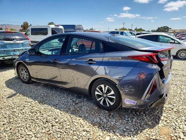 2018 TOYOTA PRIUS Plus/Premium/Advanced