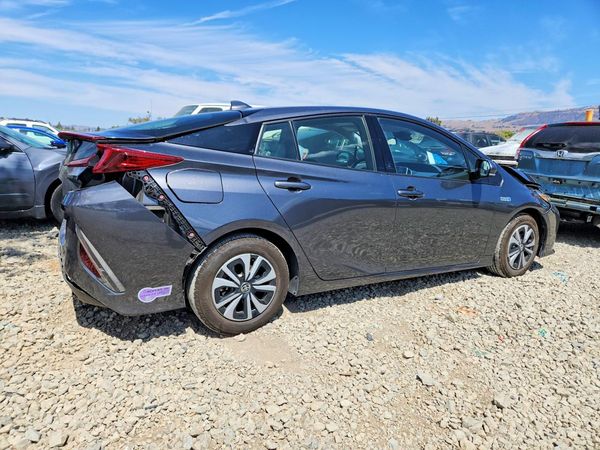 2018 TOYOTA PRIUS Plus/Premium/Advanced
