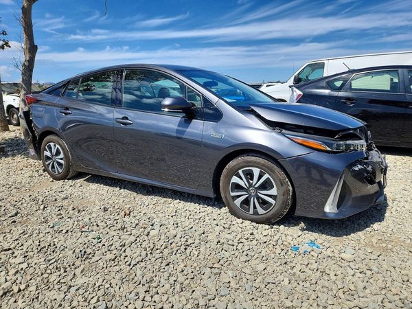 2018 TOYOTA PRIUS Plus/Premium/Advanced