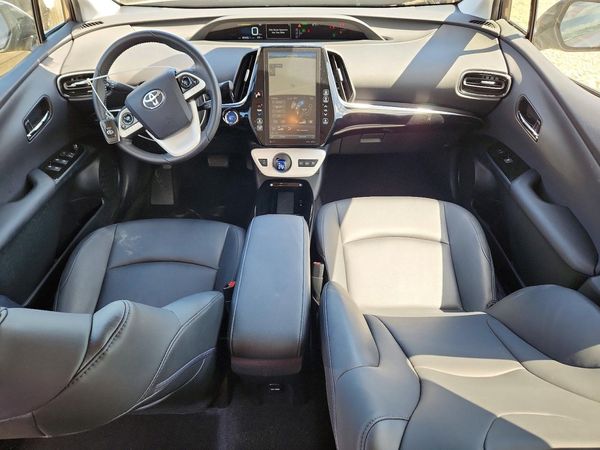 2018 TOYOTA PRIUS Plus/Premium/Advanced