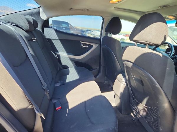 2015 HYUNDAI ELANTRA GLS(Middle)
