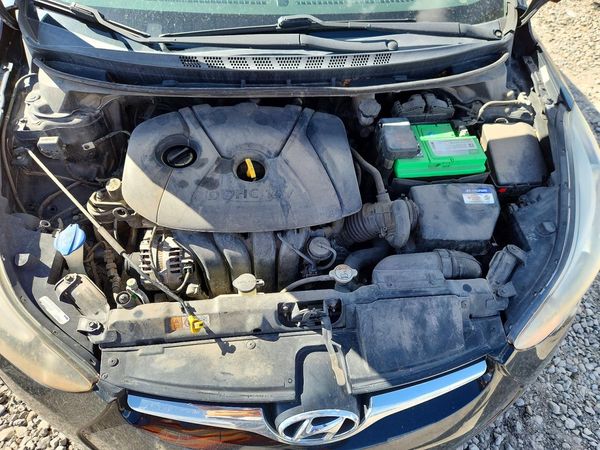 2015 HYUNDAI ELANTRA GLS(Middle)