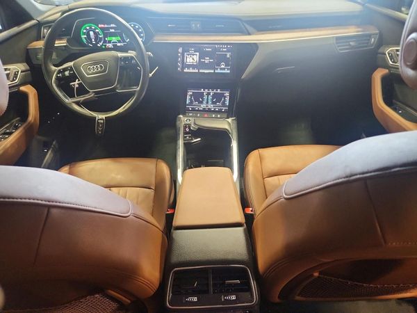 2022 AUDI E-TRON