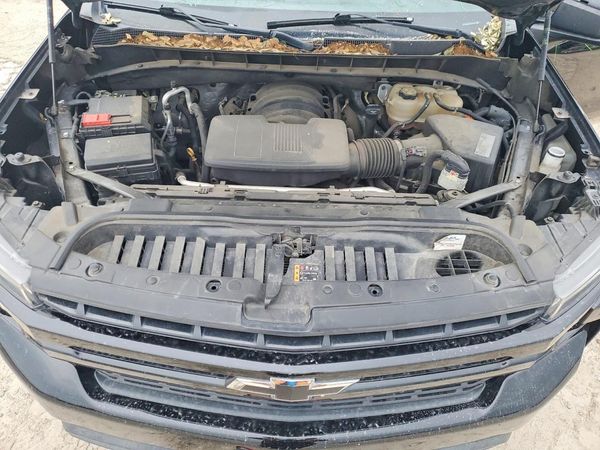 2020 CHEVROLET SILVERADO RST — Engine bay