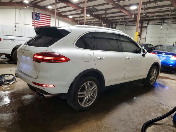 2017 PORSCHE CAYENNE