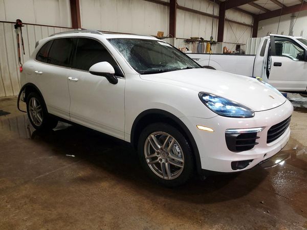 2017 PORSCHE CAYENNE