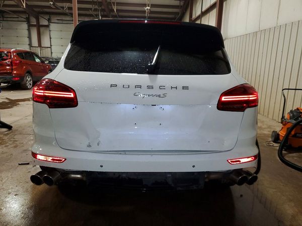 2017 PORSCHE CAYENNE