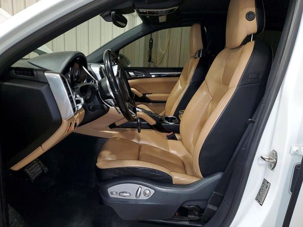 2017 PORSCHE CAYENNE