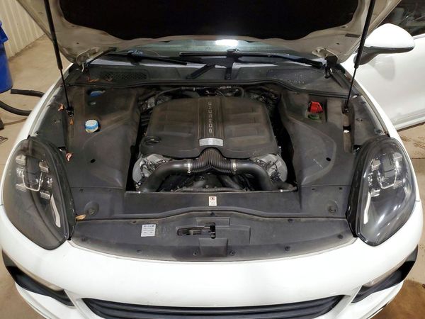 2017 PORSCHE CAYENNE