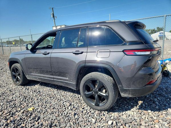 2023 JEEP GRAND CHEROKEE Laredo, Altitude