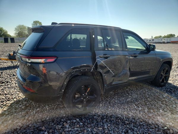 2023 JEEP GRAND CHEROKEE Laredo, Altitude